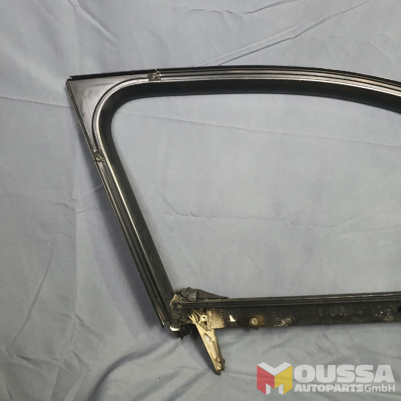 MOUSSA-AUTOPARTS-655fbf1e0fb5f.jpg