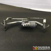 Wiper motor with linkages