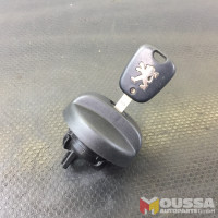 Fuel cover cap with key