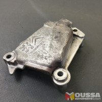 Engine mount bracket