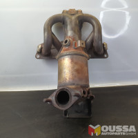 Exhaust manifold catalyst