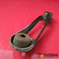 Engine mounting