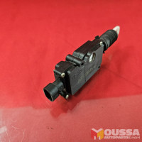 Tailgate lock servomotor lock