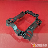 Securing bracket