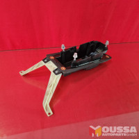 Gearbox linkage mount bracket