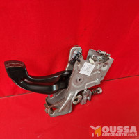 Brake pedal mount pedal block