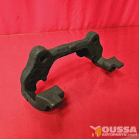 Front brake caliper pad carrier