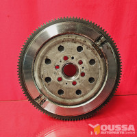Flywheel clutch pressure plate