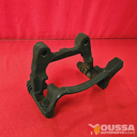 Brake caliper carrier clip