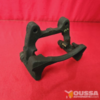 Brake caliper carrier clip