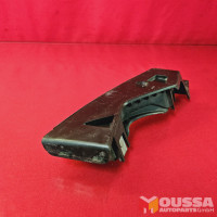 Front bumper mounting bracket