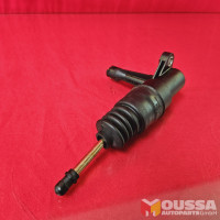 Pick-up clutch cylinder