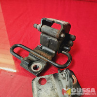 Door lower hinge