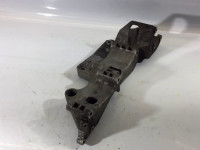 Alternator mounting bracket
