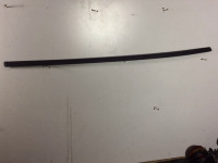 Hatchback roof edge cover trim