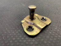 Tailgate lock striker
