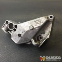 Engine mounting bracket