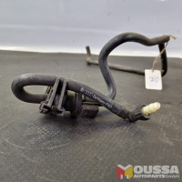 Vacuum hose with valve